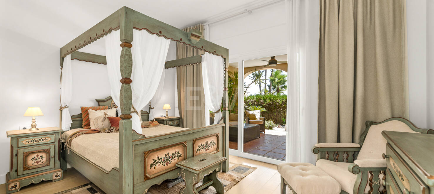 Elegant Villa with Breathetaking Sea Views in a Prestigious Private Community