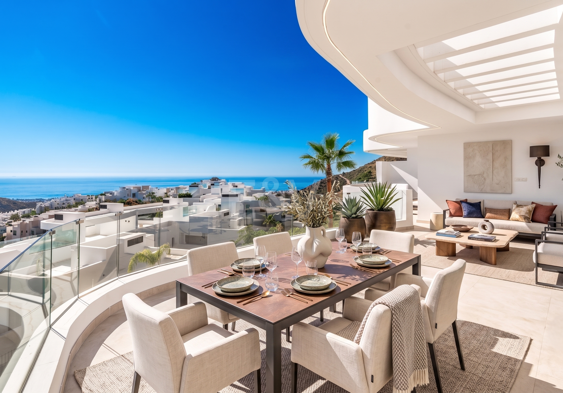 Palo Alto Apartment with Stunning Panoramic Seaviews and Spacious Terrace