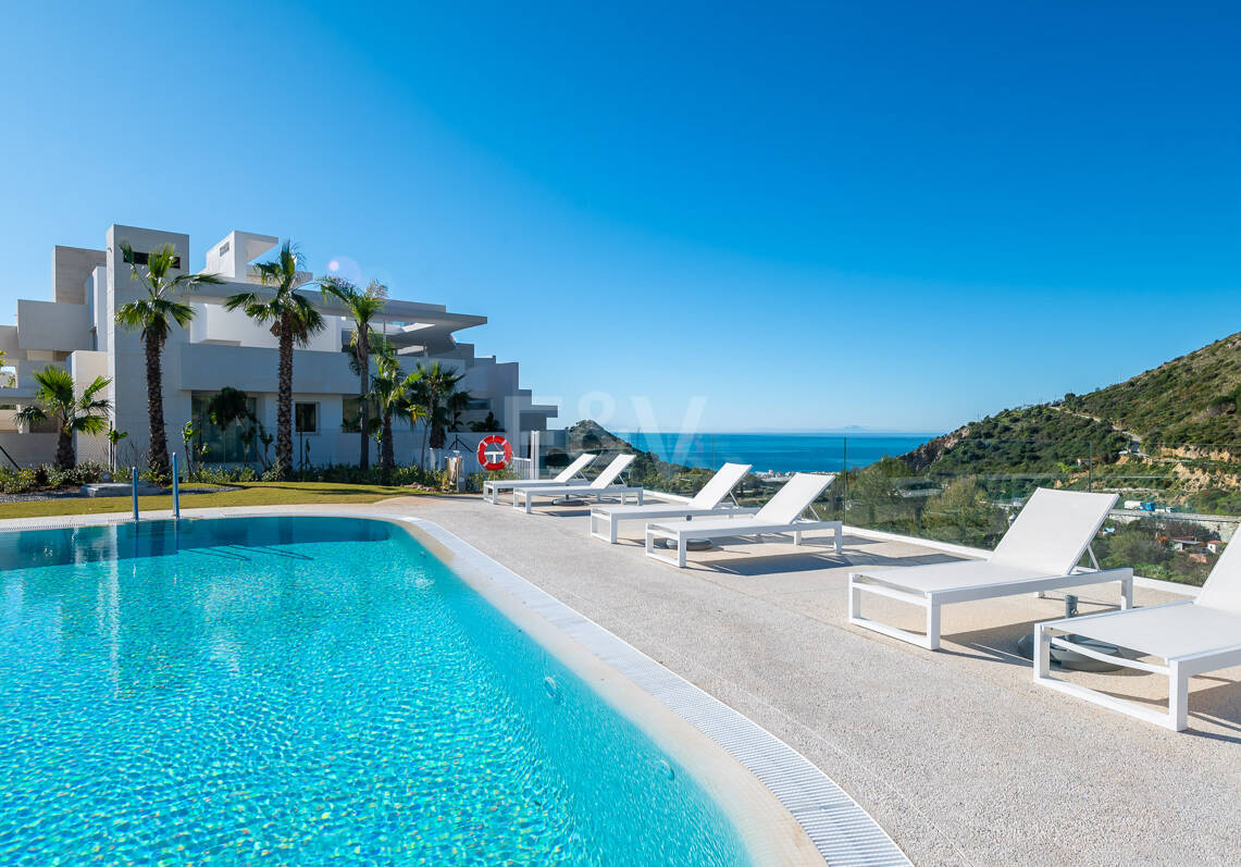 Palo Alto Apartment with Stunning Panoramic Seaviews and Spacious Terrace