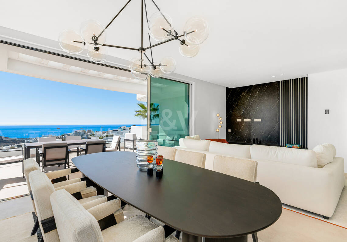 Palo Alto Apartment with Stunning Panoramic Seaviews and Spacious Terrace