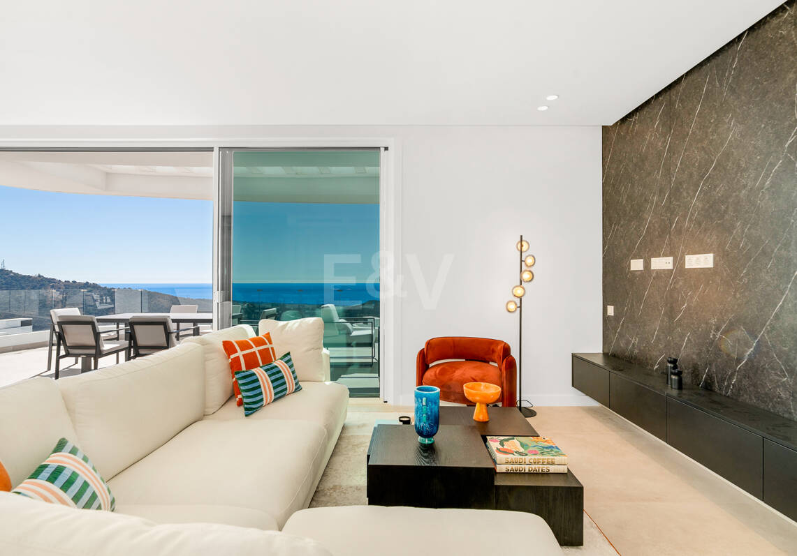 Palo Alto Apartment with Stunning Panoramic Seaviews and Spacious Terrace