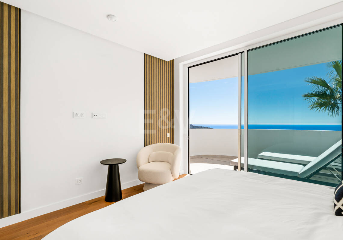 Palo Alto Apartment with Stunning Panoramic Seaviews and Spacious Terrace