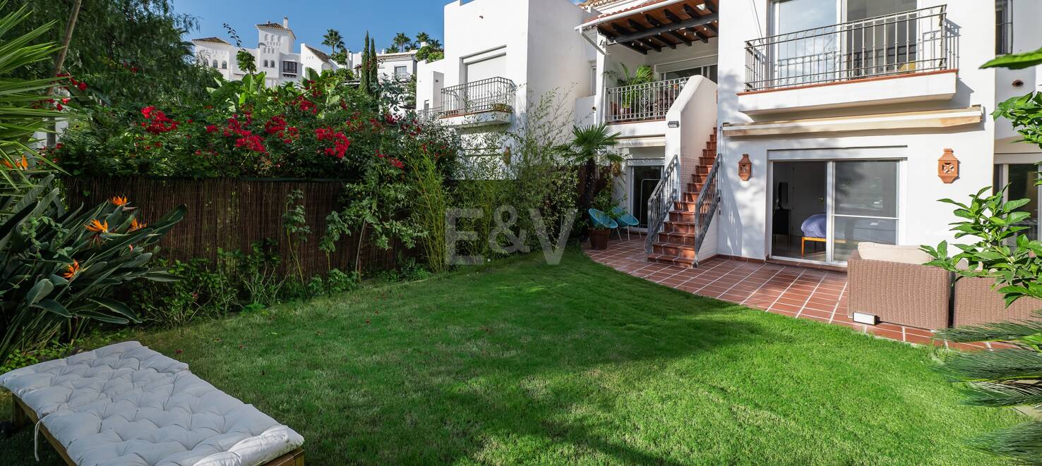 Elegant Andalusian-Style Townhouse Nestled Above Marbella