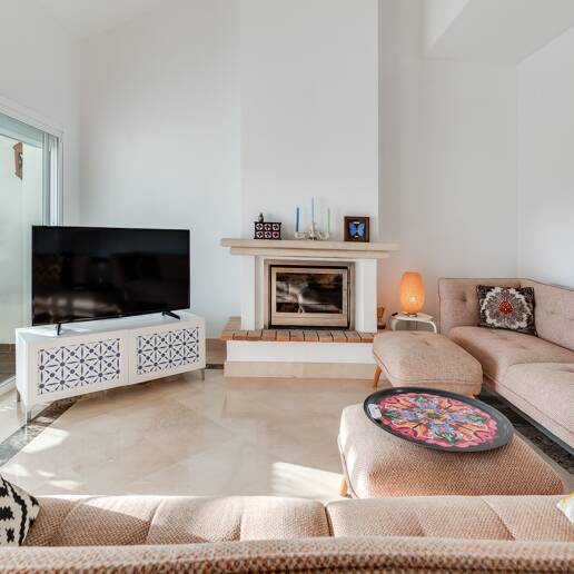 Elegant Andalusian-Style Townhouse Nestled Above Marbella
