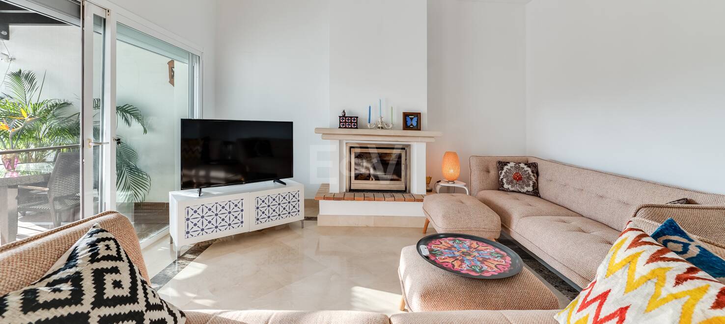 Elegant Andalusian-Style Townhouse Nestled Above Marbella