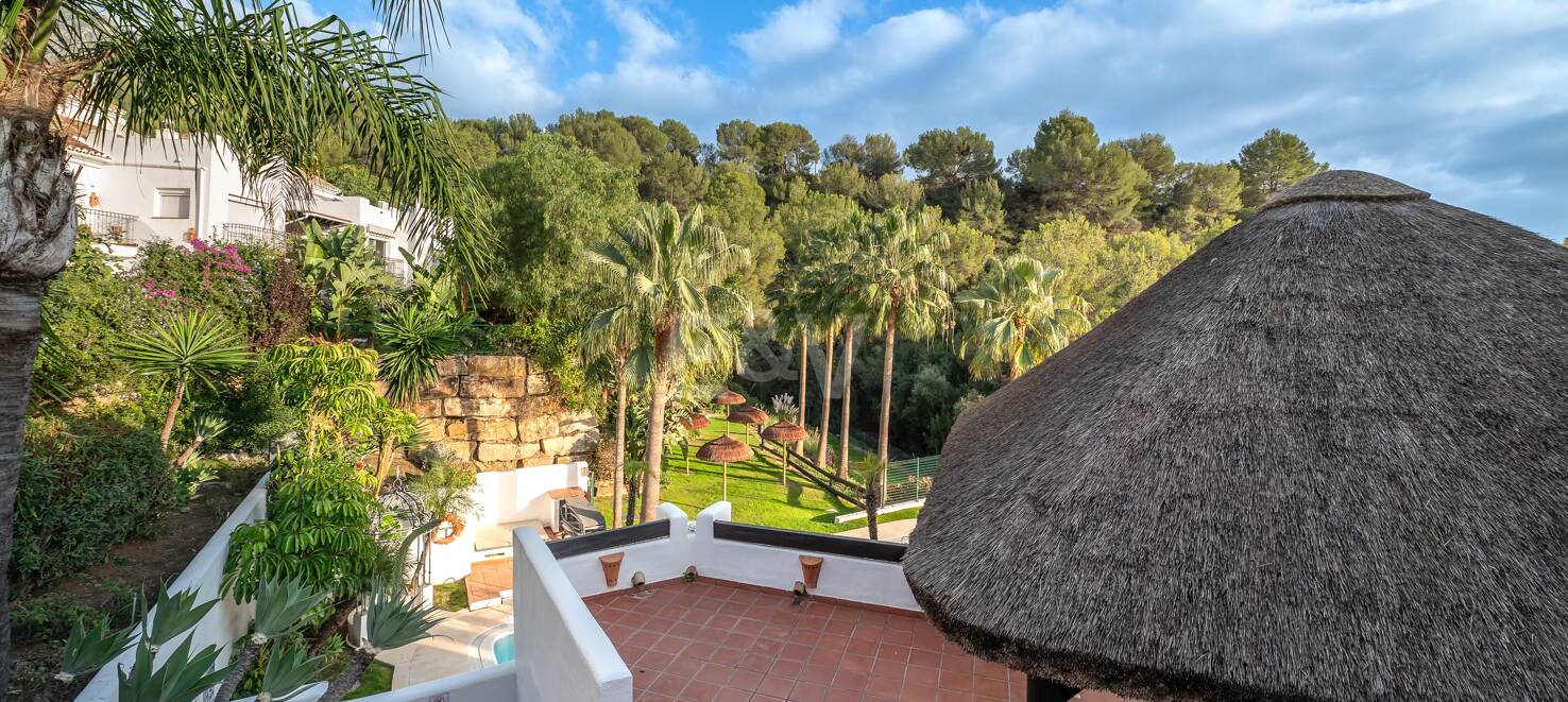 Elegant Andalusian-Style Townhouse Nestled Above Marbella