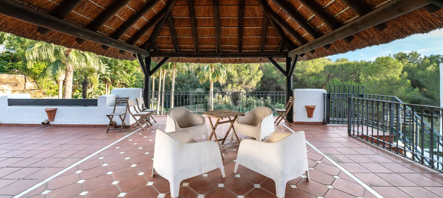 Elegant Andalusian-Style Townhouse Nestled Above Marbella
