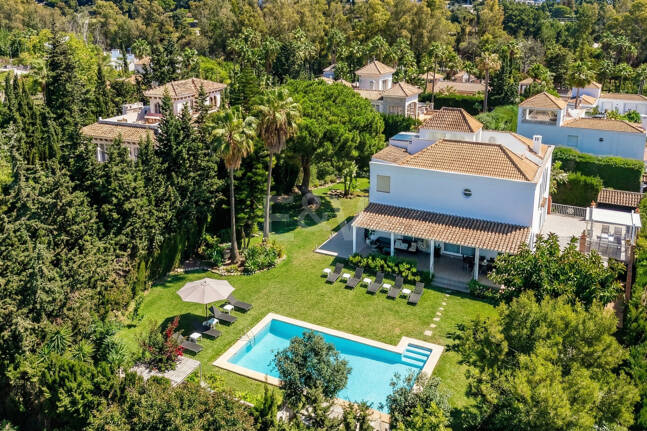 Villa en Las Brisas con alto potencial de alquiler