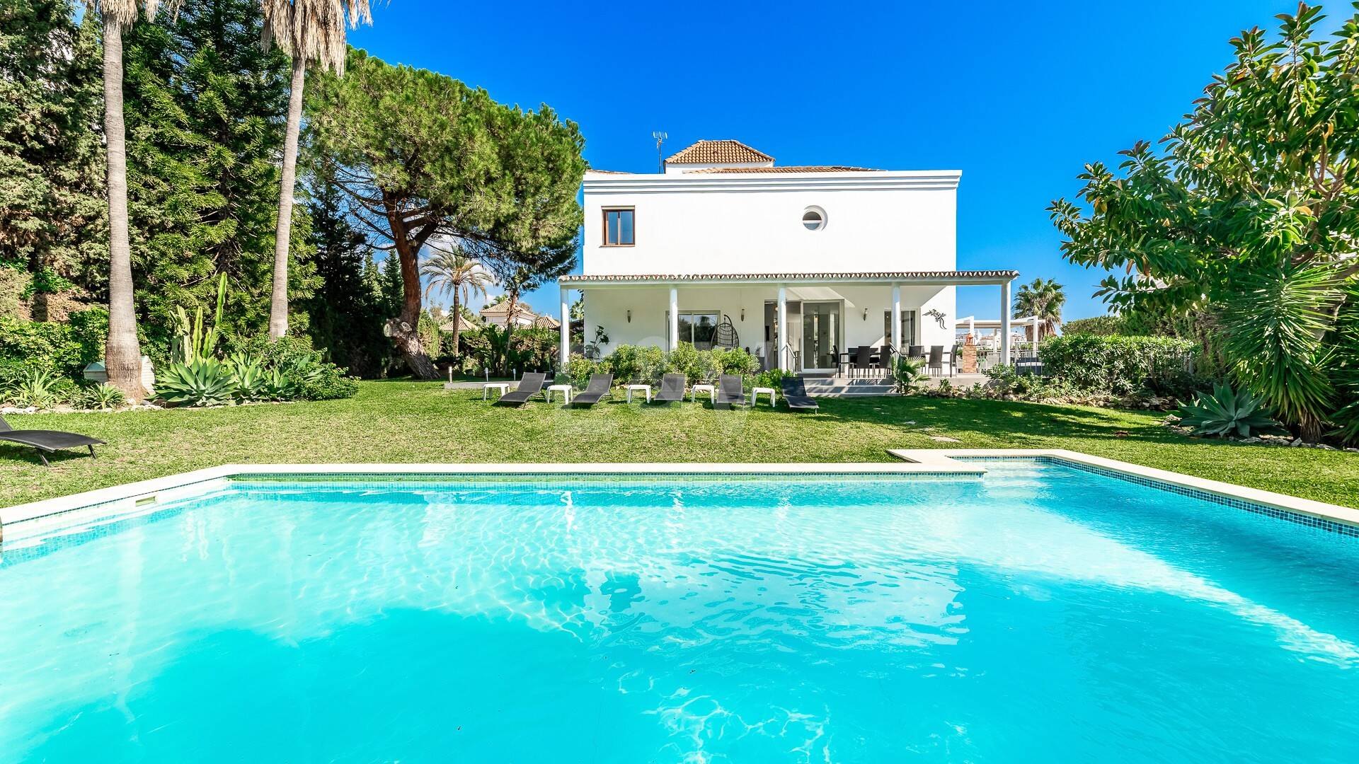Villa en Las Brisas con alto potencial de alquiler