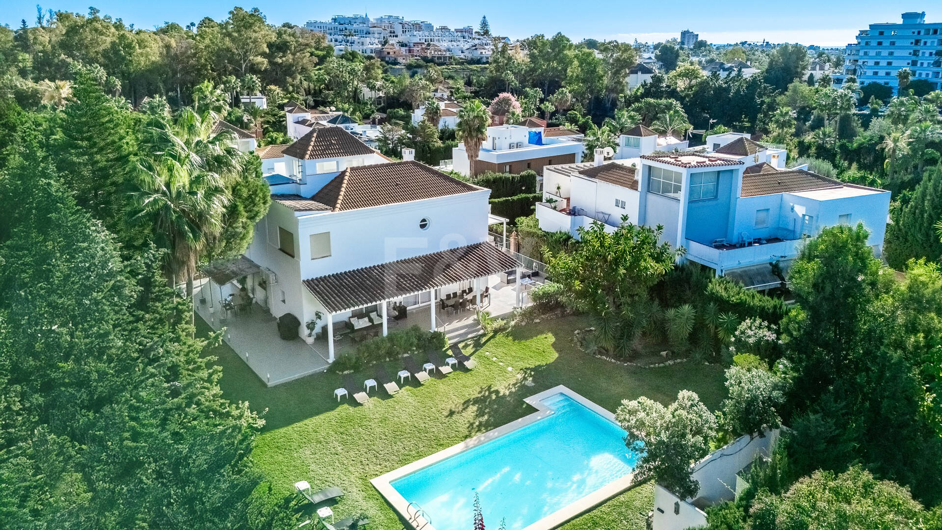 Villa en Las Brisas con alto potencial de alquiler