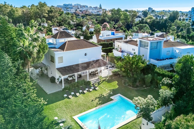 Villa en Las Brisas con alto potencial de alquiler