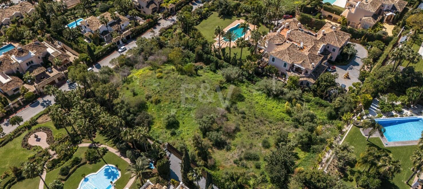 Terrain unique en Sierra Blanca – 4 021 m2 pour une Villa de luxe