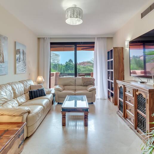 Rymlig Beachside Penthouse med Rooftop Terrace och Pool Views i Alicate Playa