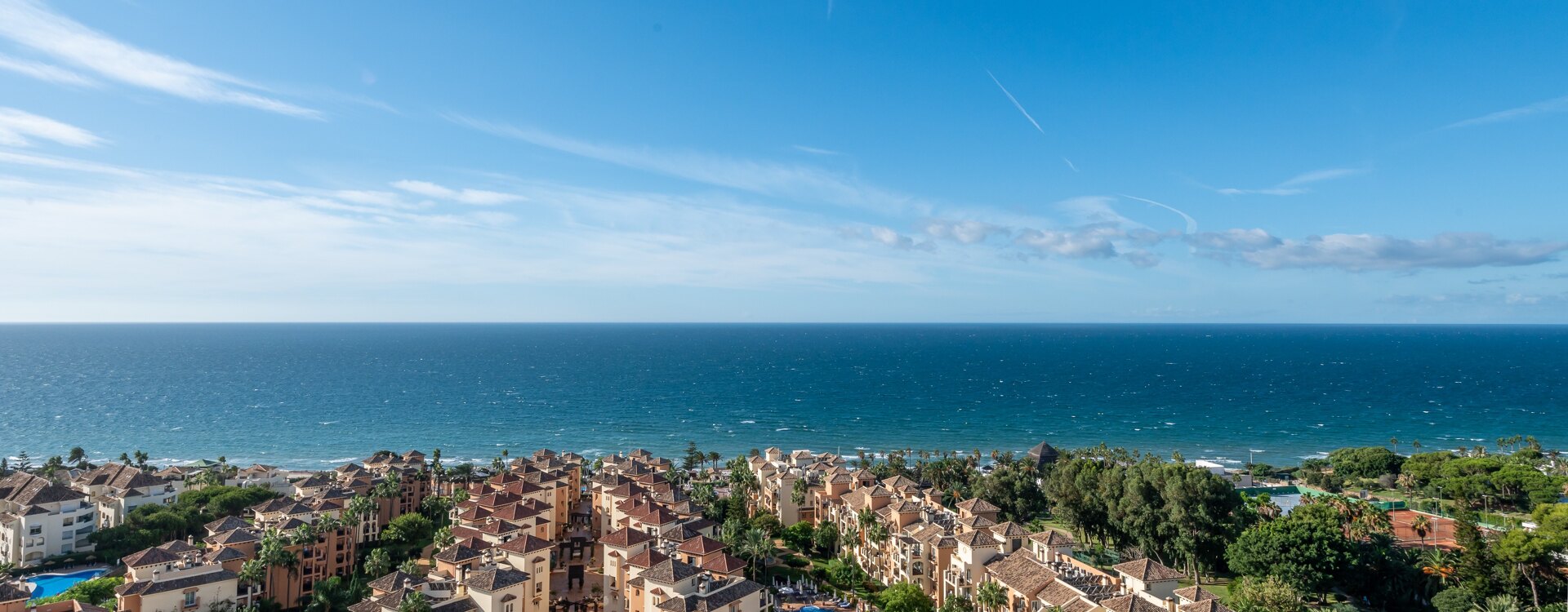 Exclusivo Estudio en Elviria con Vistas Panorámicas y Ubicación Inmejorable