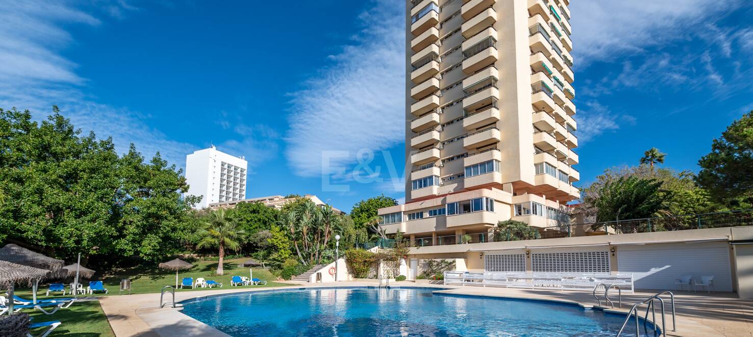 Estudio renovado junto a la playa en Elviria – A pasos de Nikki Beach alquiler flexible desde 2 meses