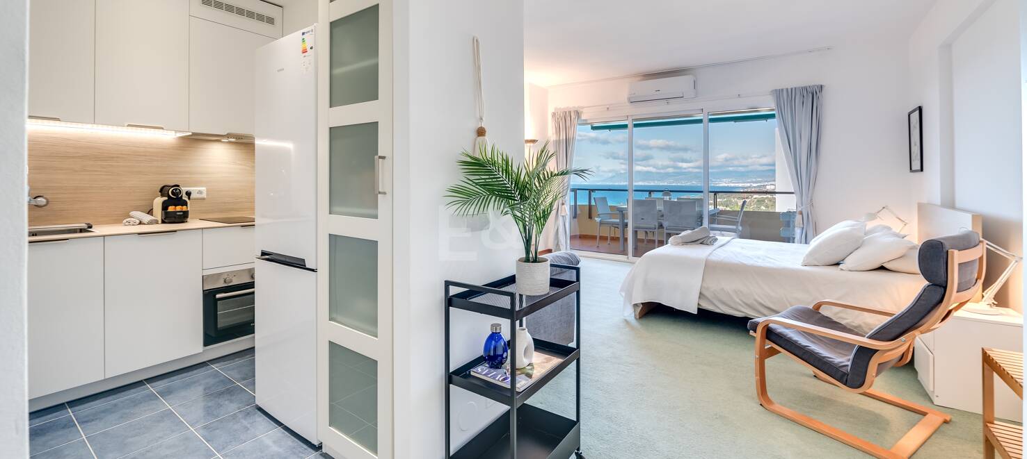 Estudio renovado junto a la playa en Elviria – A pasos de Nikki Beach alquiler flexible desde 2 meses