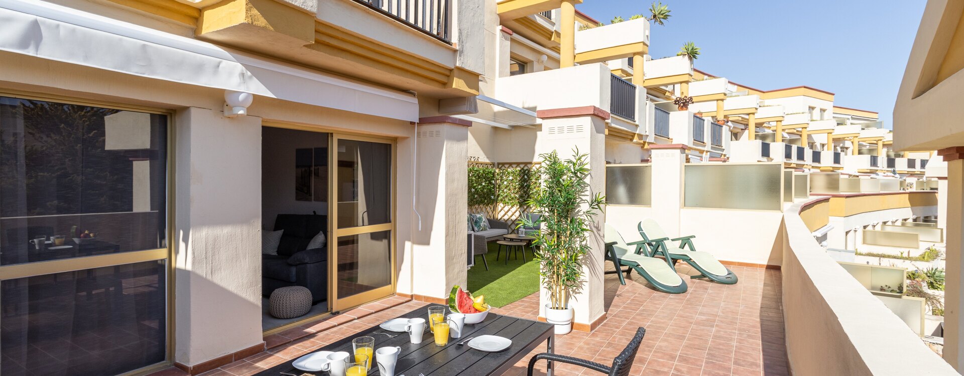 Superbe appartement Elviria Studio avec grande terrasse, à quelques pas de la plage