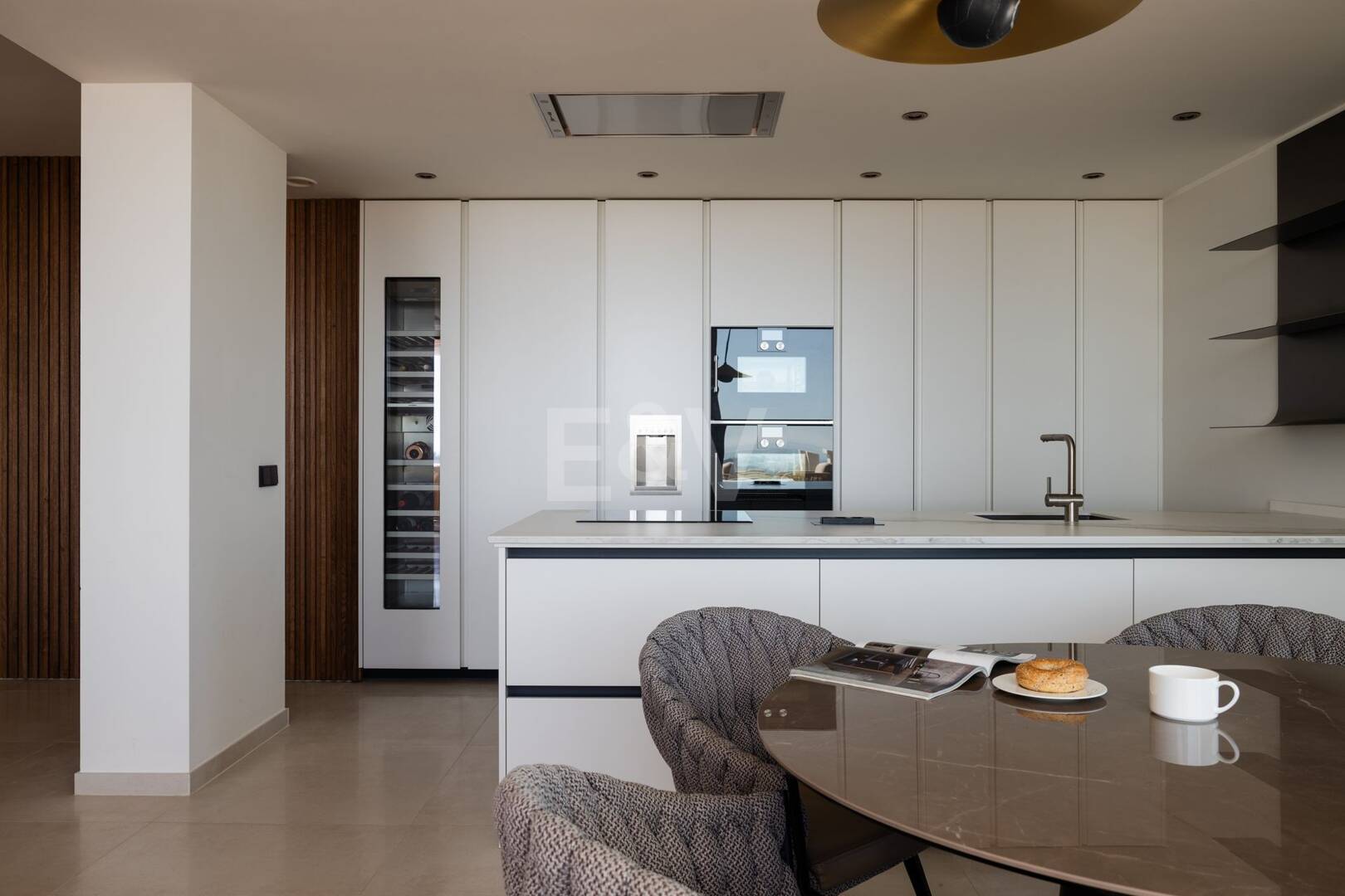 Beautiful apartment in Aloha within a luxurious development