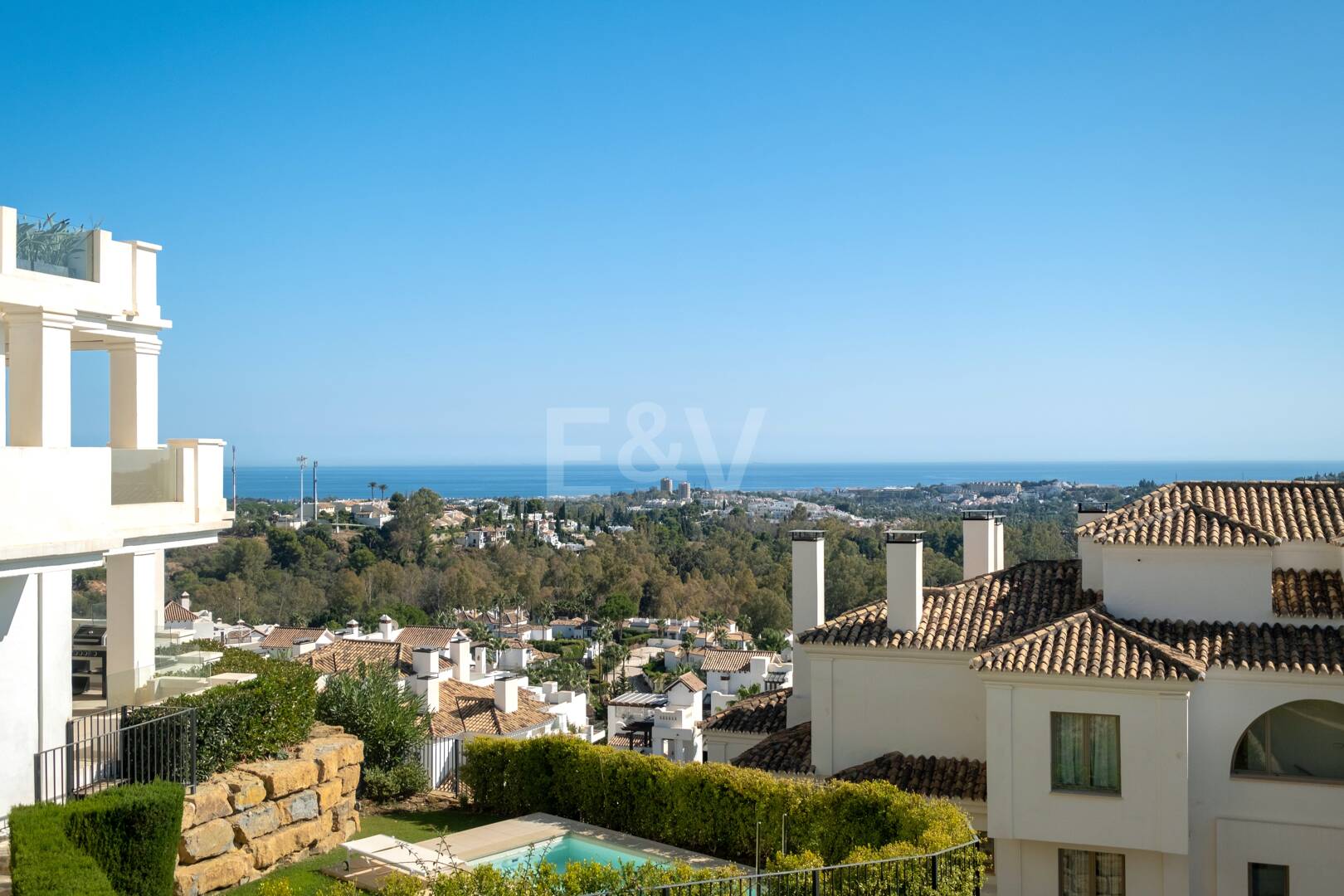 Beautiful apartment in Aloha within a luxurious development