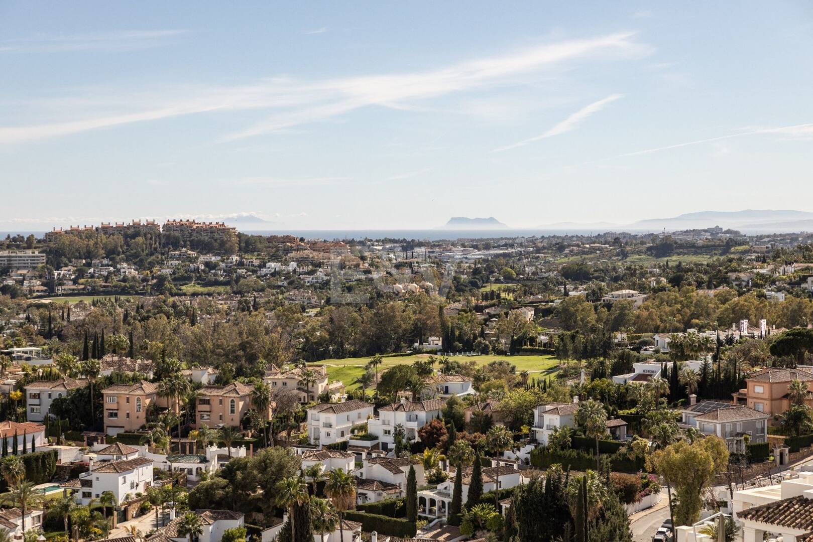 Beautiful apartment in Aloha within a luxurious development