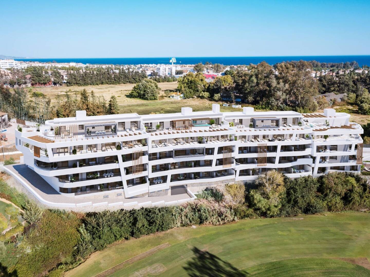 Guadalmina Frontline Golf Penthouse med Panoramic Terraces och Prime Amenities