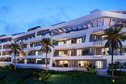 Guadalmina Frontline Golf Penthouse med Panoramic Terraces och Prime Amenities