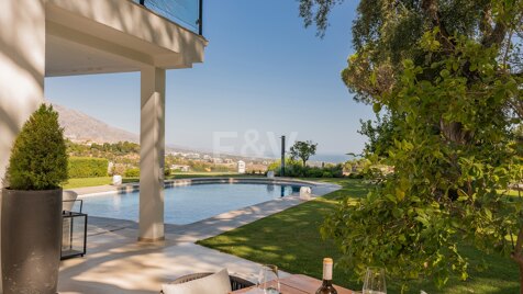 Stunning Contemporary Villa with Breathtaking Sea and Mountain Views in El Madroñal, Benahavís