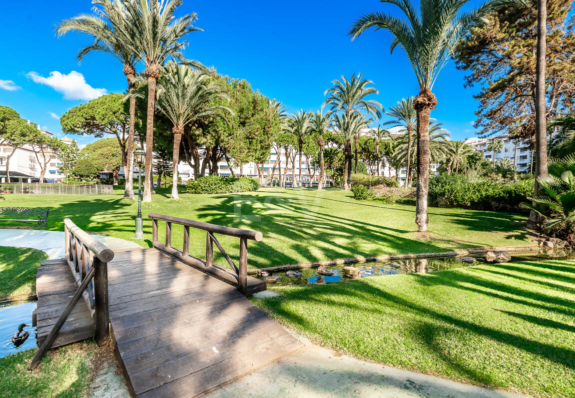 Penthouse i centrum av Puerto Banús med Mountain Views