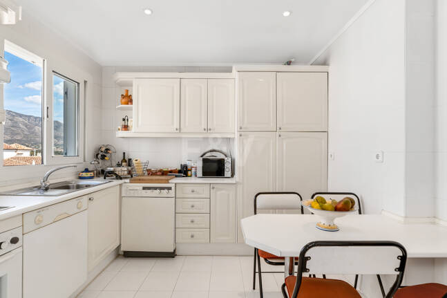 Penthouse i centrum av Puerto Banús med Mountain Views