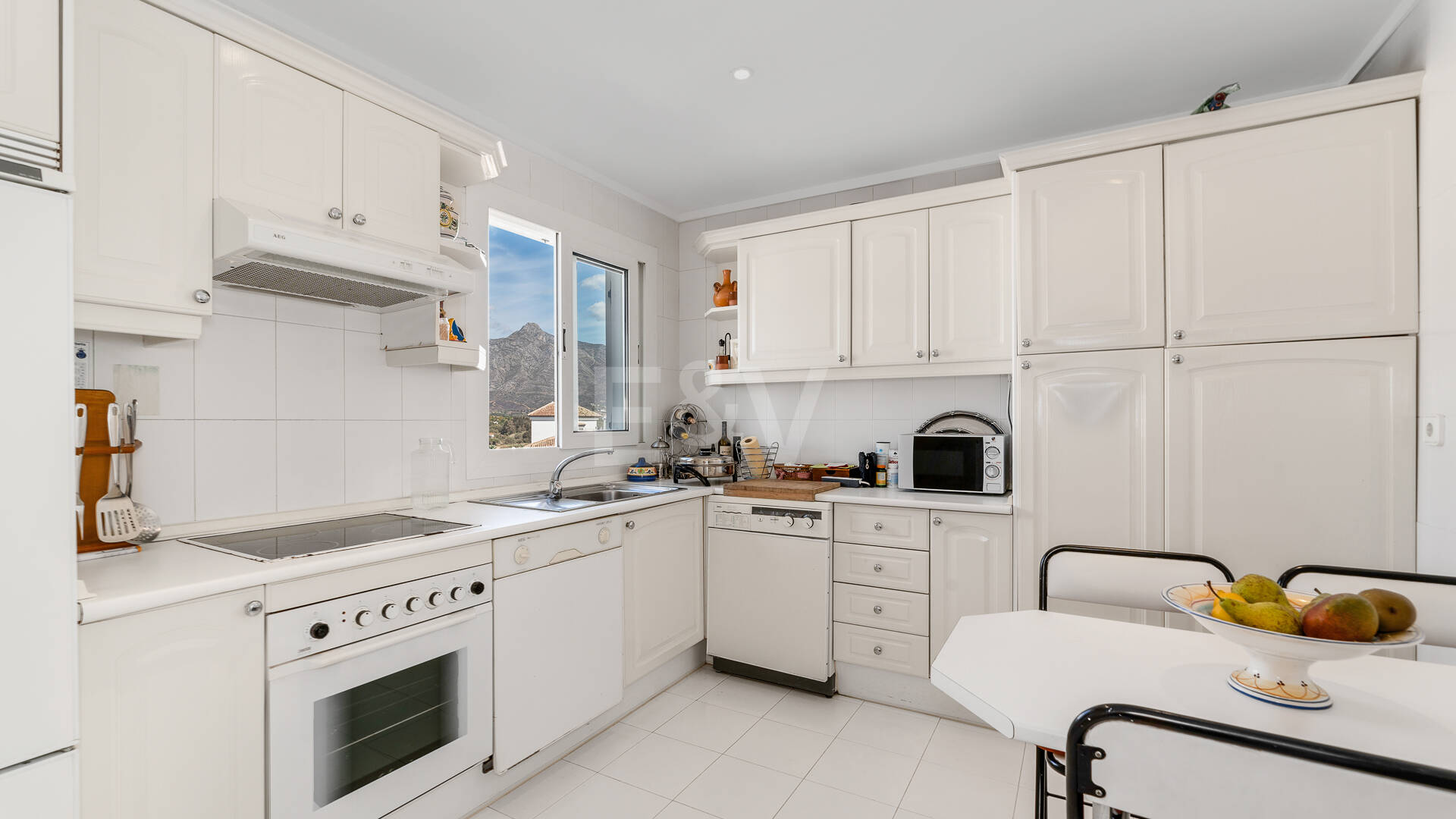 Penthouse i centrum av Puerto Banús med Mountain Views