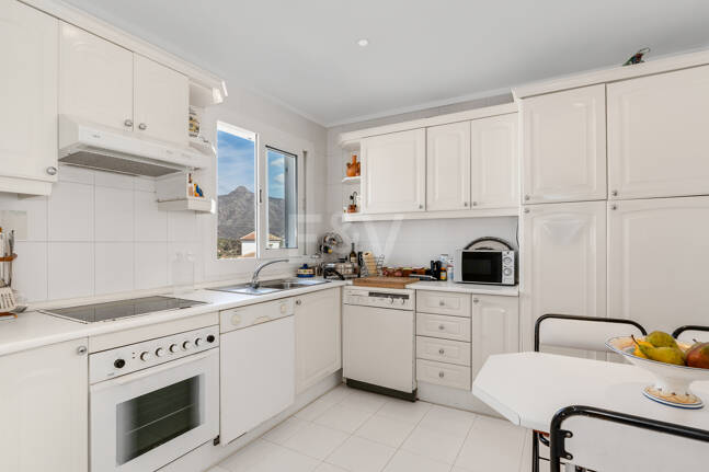 Penthouse i centrum av Puerto Banús med Mountain Views