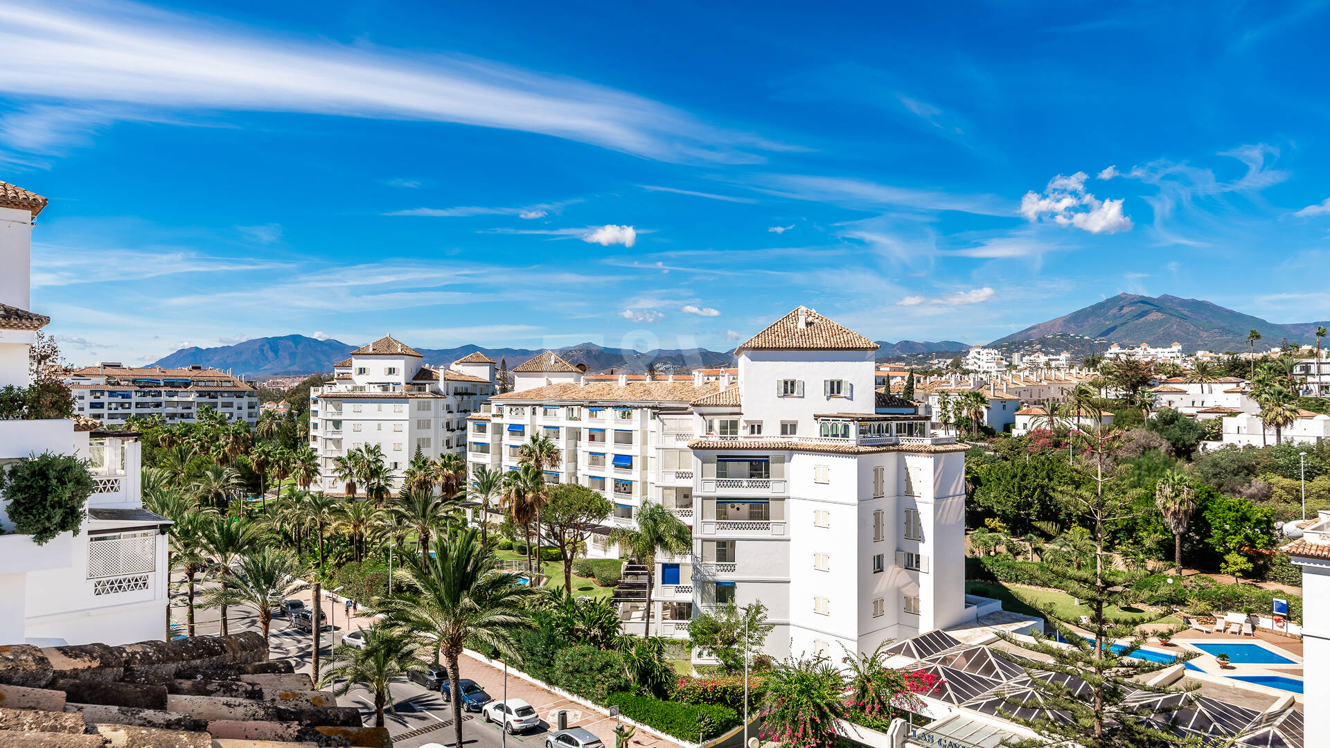 Penthouse i centrum av Puerto Banús med Mountain Views
