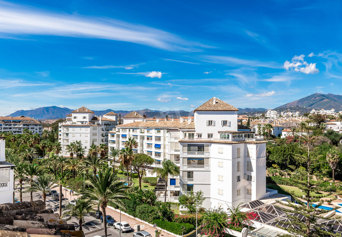 Penthouse i centrum av Puerto Banús med Mountain Views