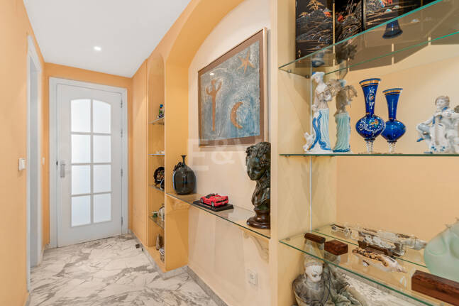 Penthouse i centrum av Puerto Banús med Mountain Views