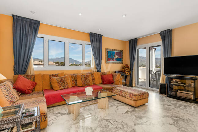 Penthouse i centrum av Puerto Banús med Mountain Views
