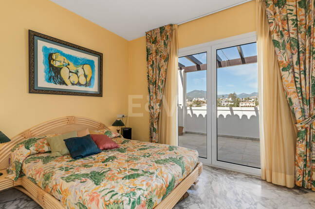 Penthouse i centrum av Puerto Banús med Mountain Views