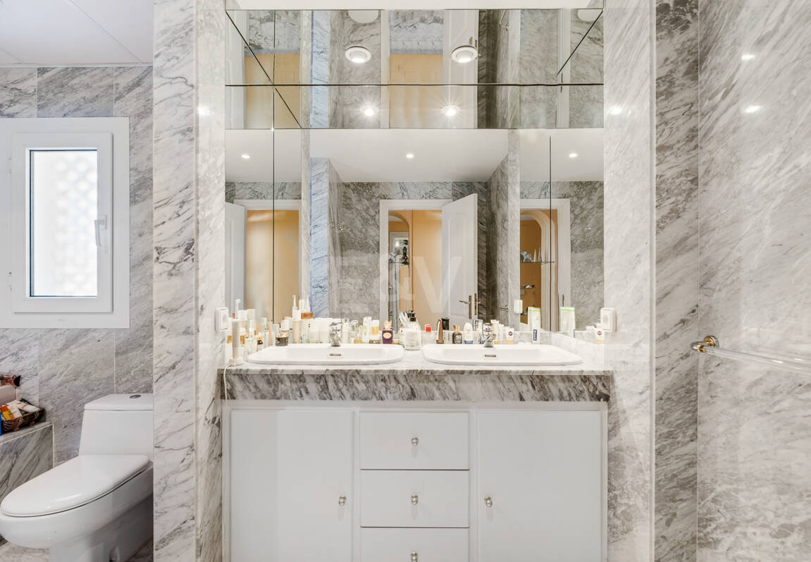 Penthouse i centrum av Puerto Banús med Mountain Views