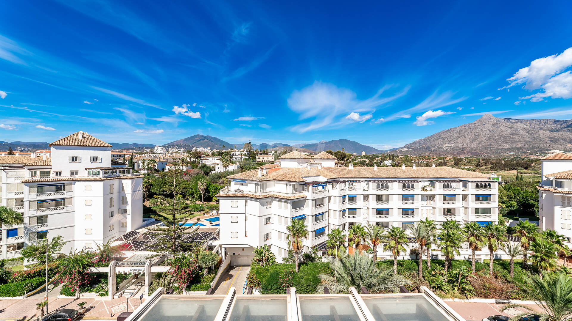 Penthouse i centrum av Puerto Banús med Mountain Views