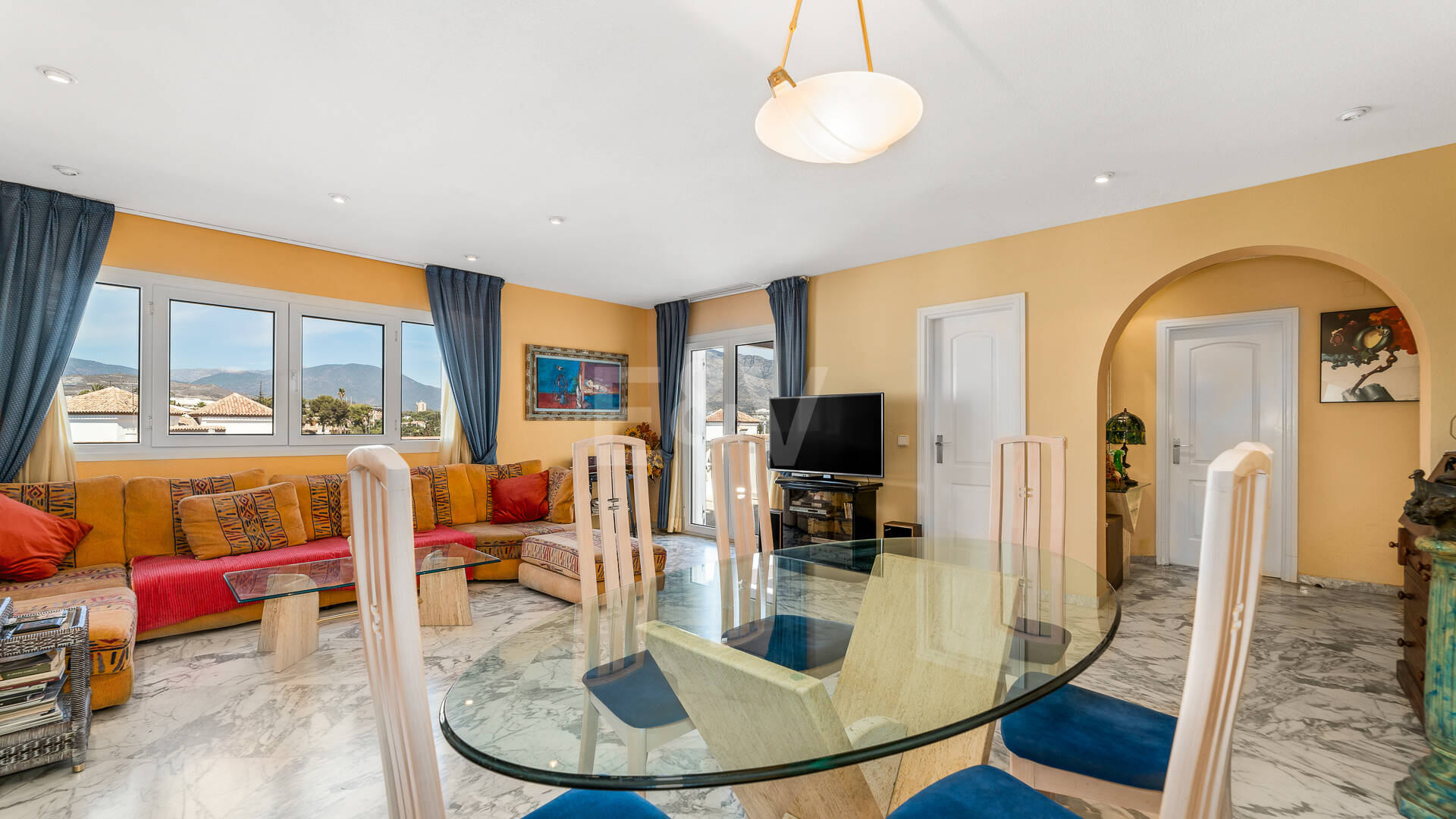 Penthouse i centrum av Puerto Banús med Mountain Views