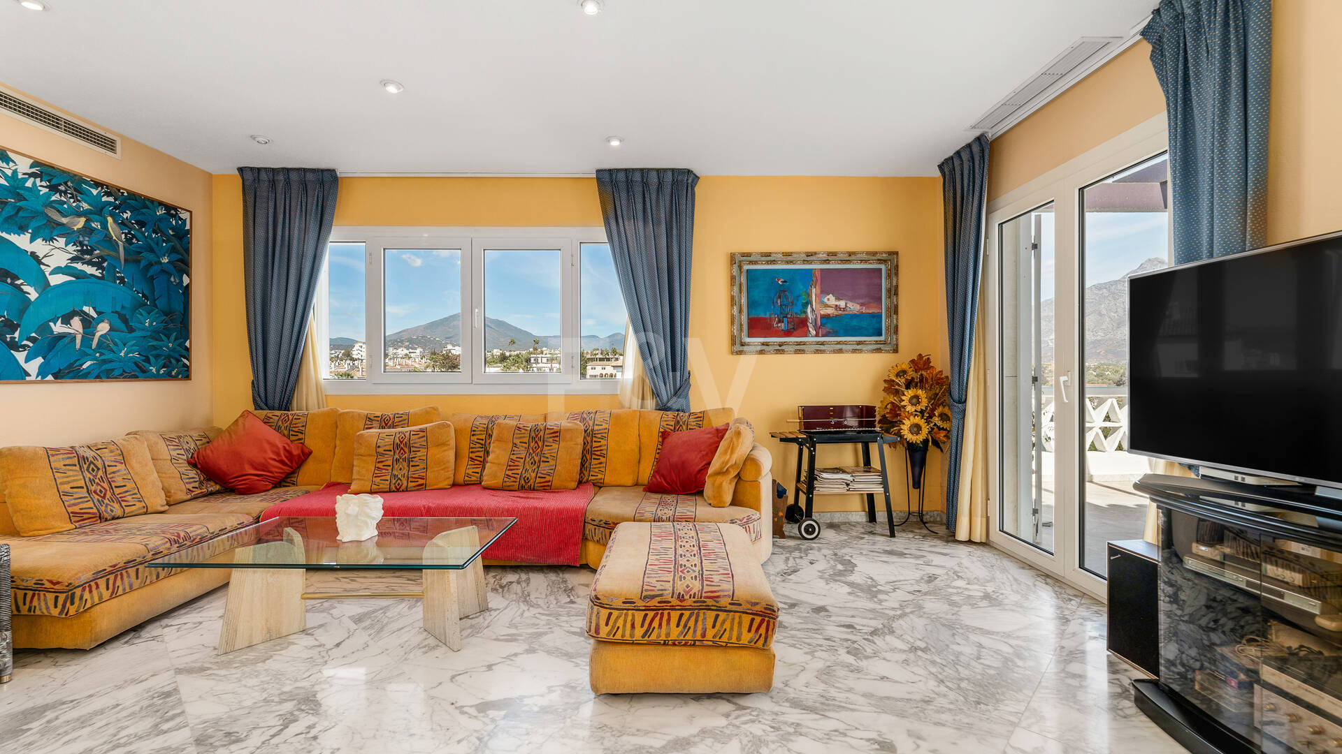 Penthouse i centrum av Puerto Banús med Mountain Views