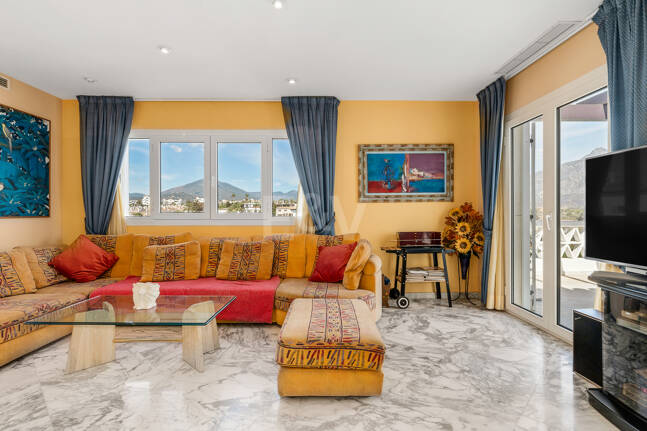Penthouse i centrum av Puerto Banús med Mountain Views