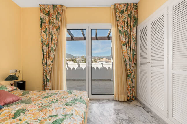 Penthouse i centrum av Puerto Banús med Mountain Views