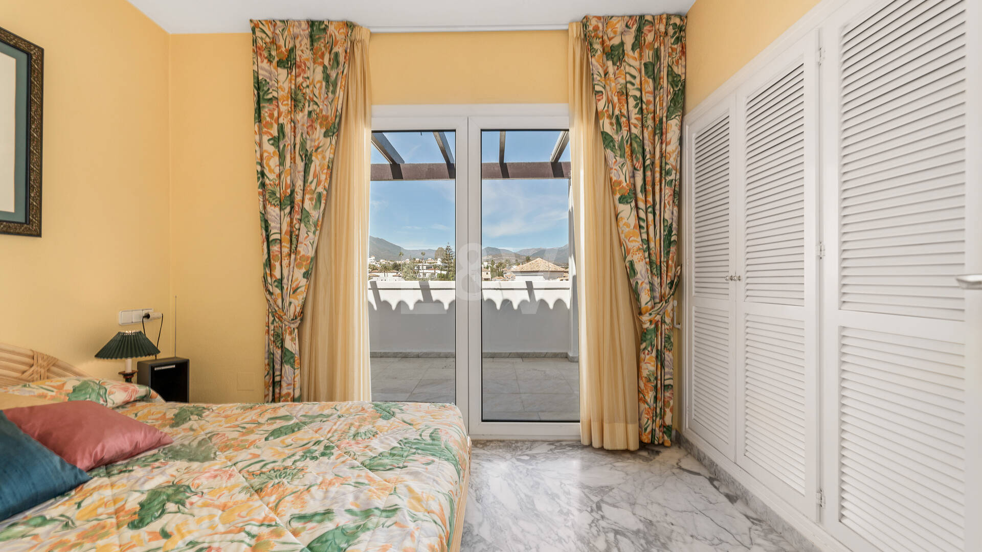 Penthouse i centrum av Puerto Banús med Mountain Views