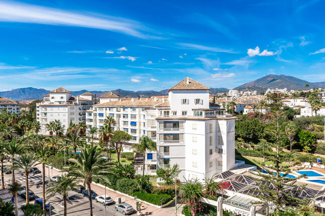 Penthouse i centrum av Puerto Banús med Mountain Views