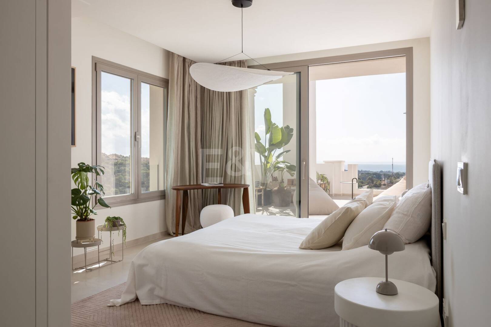 Penthouse duplex de luxe exclusif avec vue panoramique spectaculaire à Aloha.