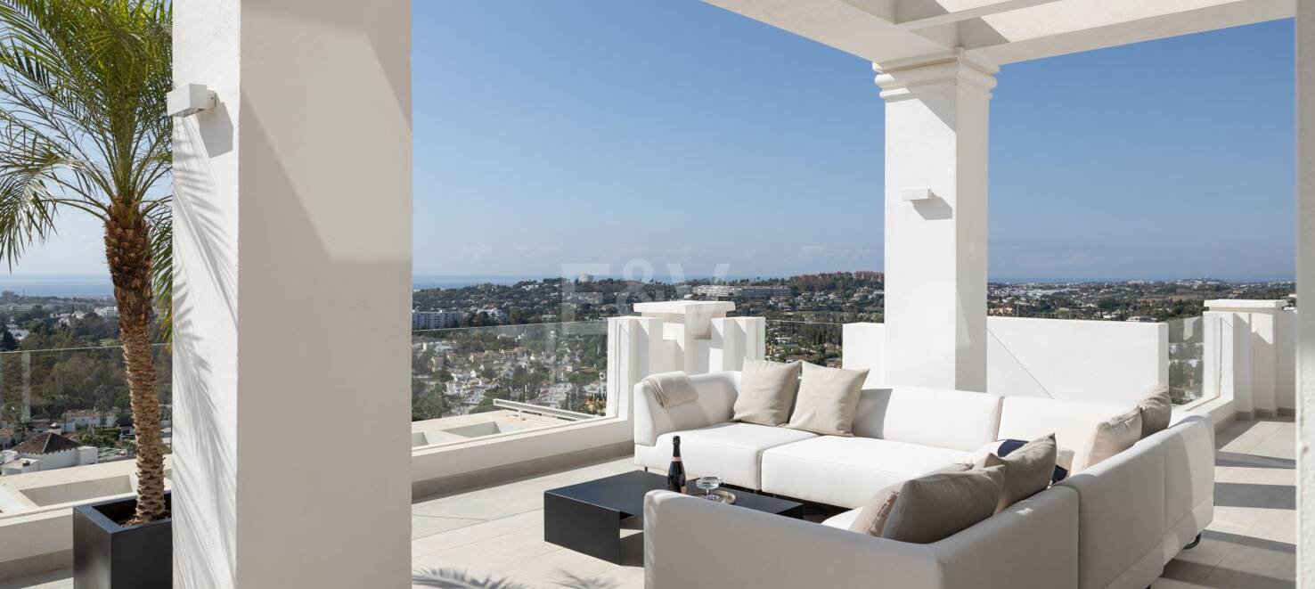 Penthouse duplex de luxe exclusif avec vue panoramique spectaculaire à Aloha.