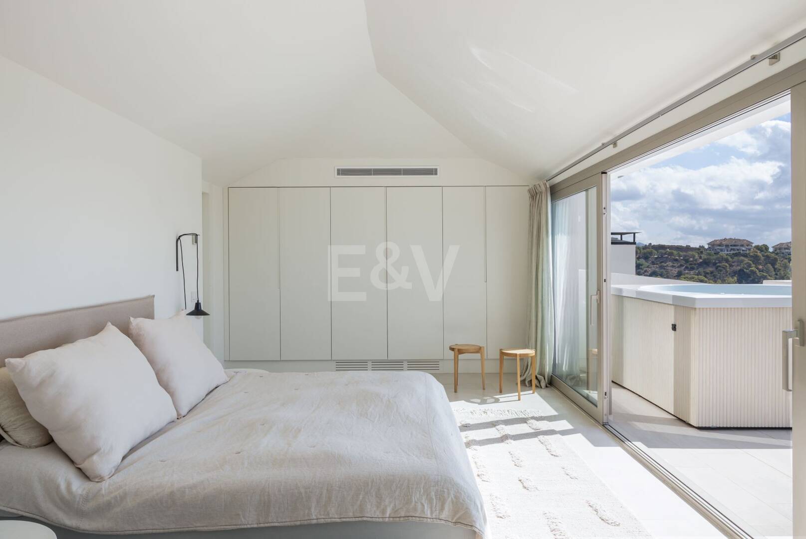 Penthouse duplex de luxe exclusif avec vue panoramique spectaculaire à Aloha.