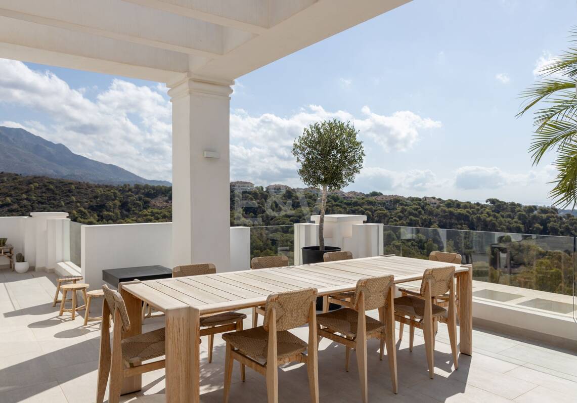 Exklusives Luxus-Maisonette-Penthouse mit spektakulären Panoramablicken in Aloha.