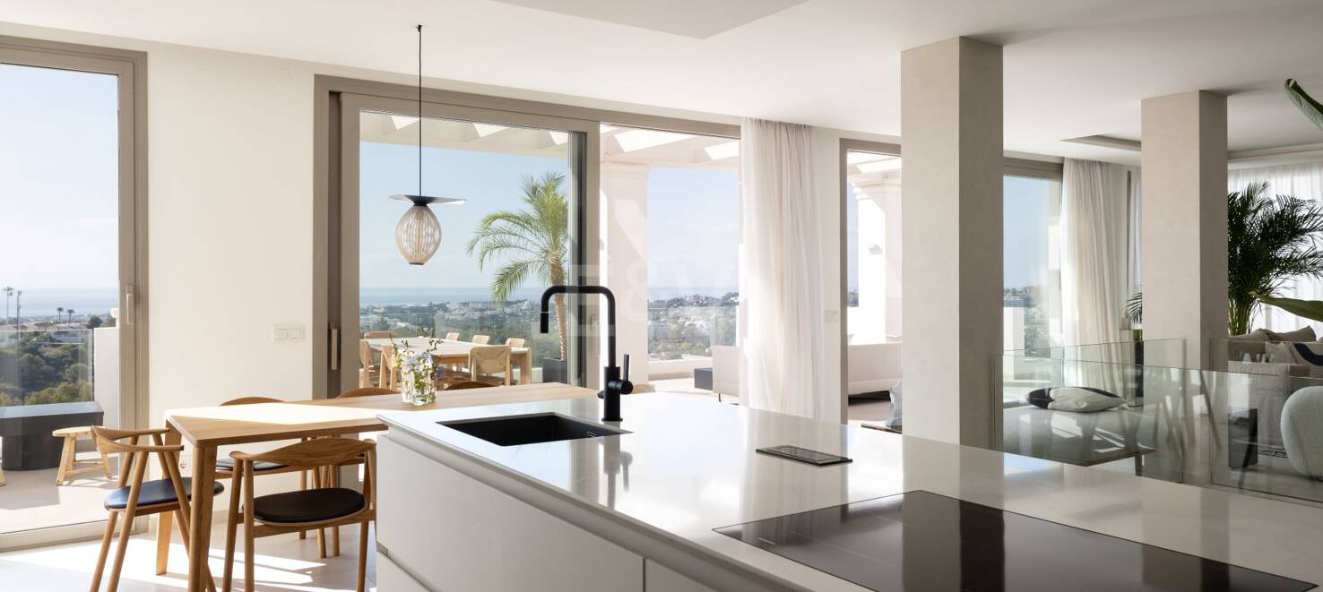 Penthouse duplex de luxe exclusif avec vue panoramique spectaculaire à Aloha.