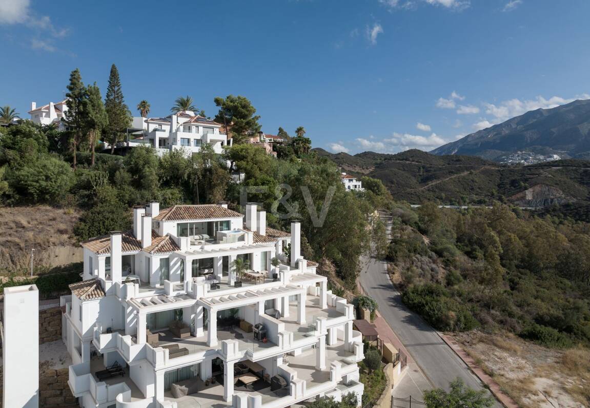 Penthouse duplex de luxe exclusif avec vue panoramique spectaculaire à Aloha.